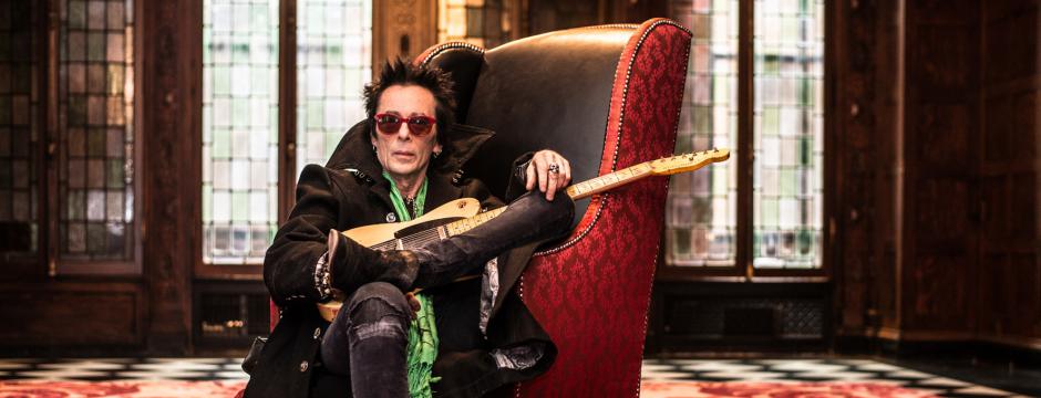 Earl Slick presenta