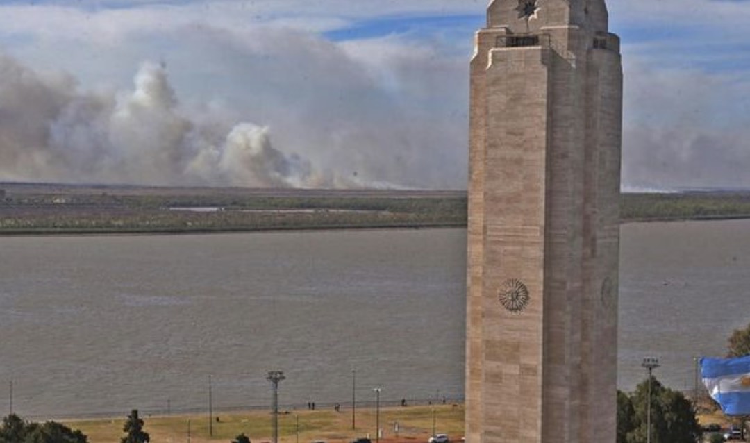 Otra vez humo en Rosario