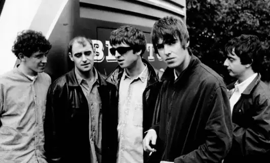Oasis lanza una nueva versión de “Columbia”
